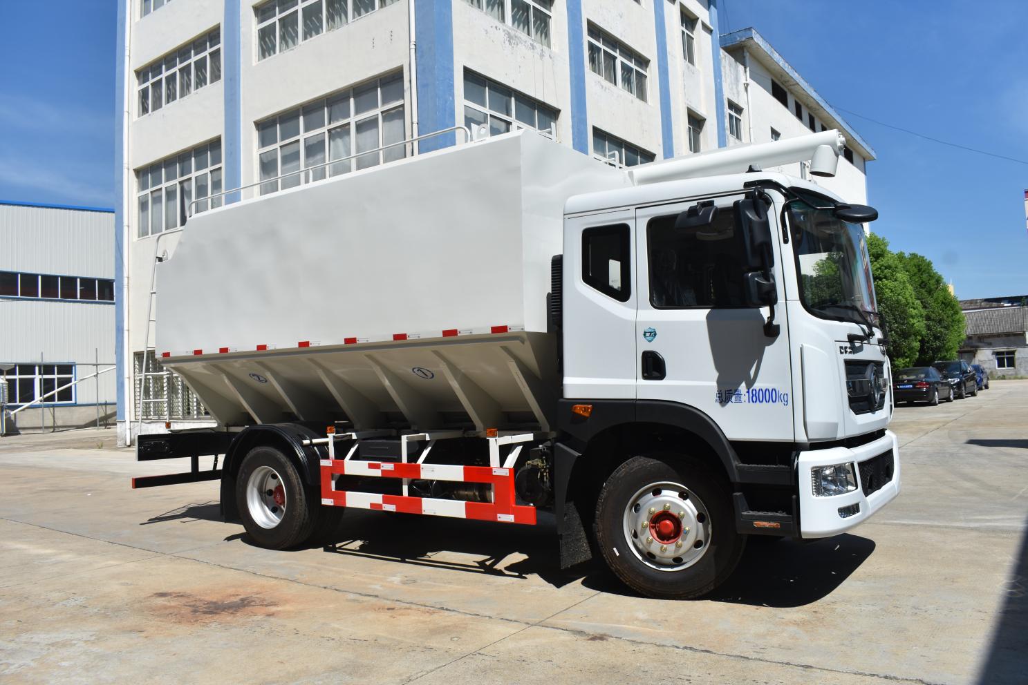 宏遠(yuǎn)東風(fēng)福瑞卡12立方散裝飼料運(yùn)輸車